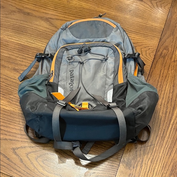 Patagonia Chacabuco 32L Backpack - Picture 1 of 16